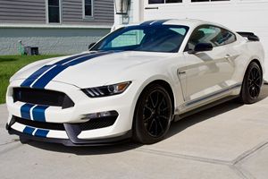 Ford Mustang Shelby GT350 Heritage Edition 2020 Usado en Excelentes Condiciones, 6,100 Millas, Transmisión Manual de 6 Velocidades, Motor V8 Voodoo, Sin Modificaciones - Product Image 1
