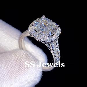 Anillo de compromiso de moissanita con corte de cojín para mujer, vástago dividido de plata 925 con diseño de Halo de claridad VVS - Product Image 3