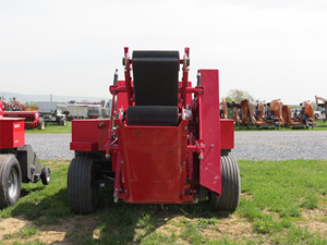 Prix réduit Massey Ferguson 1840 Petite presse à balles carrée 18 rouleaux Chambre fixe Haute productivité Moteur et moteur Garantie 2 ans - Product Image 6