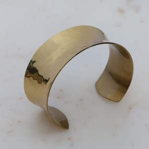 Brazalete de Latón Plateado con Grabado de Texto Personalizado, Elegante Brazalete Abierto para Mujer, Joyería al por Mayor - Product Image 6