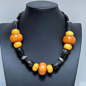 Collar de Cuentas de Cuerno y Resina de Alta Calidad para Bodas, Fiestas de Compromiso, Fiestas de Navidad y Uso en la Oficina - Product Image 1