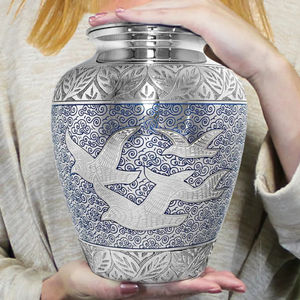 Urna de cremación de metal tallada a mano hecha a medida más vendida, productos funerarios OEM de India - Product Image 4