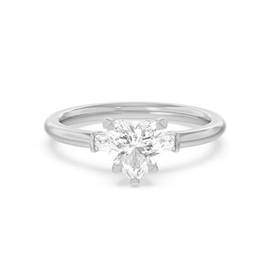 Bague de fiançailles élégante et magnifique en diamants de laboratoire taille cœur F-VS2, idéale pour les occasions festives, en or massif 14 carats avec sertissage à griffes - Product Image 2