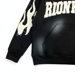 เสื้อฮู้ดดี้ฟอกสีซีดแบบกำหนดเอง ปักลายแบบดิสเทรส  ผ้าฝ้ายฟลีซ 100% แบบสั่งทำพิเศษ ทรงโอเวอร์ไซส์ มีฮู้ดขนเฟอร์ สำหรับผู้ชายและผู้หญิง - Product Image 3