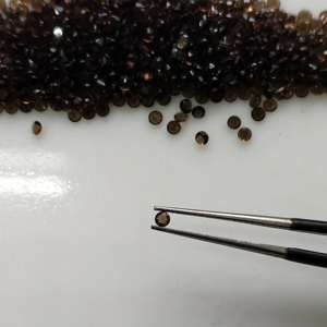 ควอตซ์สโมคกี้ธรรมชาติ 2.25 มม. ทรงกลมเจียระไนแบบบริลเลียนท์ คุณภาพดีที่สุด พลอยเม็ดเดี่ยวสำหรับทำเครื่องประดับ - Product Image 1