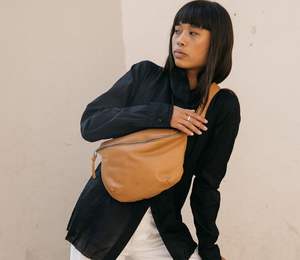 Sac à bandoulière en cuir Soryn Edgecraft - Product Image 1