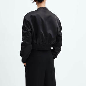 Vente directe en usine Veste Lettermen satin de qualité supérieure pour femmes - Product Image 5