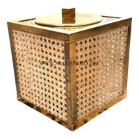 Poubelle décorative en rotin de grande taille faite à la main pour la maison et la cuisine Poubelle de nettoyage domestique de conception tendance pour les ordures