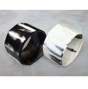 Brazaletes de Cuerno de Búfalo Pulido para Mujer |   Joyería Artesanal Sostenible - Product Image 3