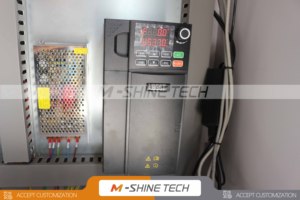Máquina Etiquetadora Automática Directa de Fábrica, Centro CNC Horizontal para Trabajos en Madera 2130LB 4 en 1: Taladrado, Corte, Fresado, Etiquetado - Product Image 3