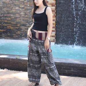กางเกงลายนาคาใส่สบายสำหรับผู้ชายกระเป๋าโอเวอร์ไซส์น้ำหนักเบาสไตล์ลำลองทรงเงาผ่อนคลายสำหรับสตรีทแวร์สไตล์ประจำวัน - Product Image 1