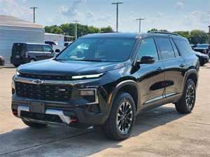 TRAVELER Z71 AWD 2024 d'occasion, conduite à gauche, intérieur foncé, sièges en cuir, pneus R18, en bon état - Product Image 2