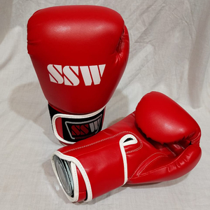 Gants de boxe MMA en cuir de vachette véritable de haute qualité 6oz gants d'entraînement de poinçonnage en plein air évacuation de l'humidité à lacets - Product Image 4