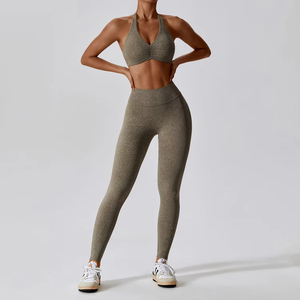 Ensemble de yoga fitness de meilleure qualité Ensemble de yoga pour femmes de nouvelle conception fabriqué au Pakistan dans le meilleur matériau - Product Image 5