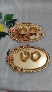 Plato pequeño indio de Kumkum Chabal para Puja, recuerdos de boda religiosos hechos a mano de Puja Thali. - Product Image 3