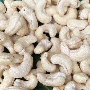 เม็ดมะม่วงหิมพานต์ดิบ W180 คุณภาพสูงจากเวียดนาม ราคาโรงงาน ซานติโก ลดราคาพิเศษ - Product Image 1