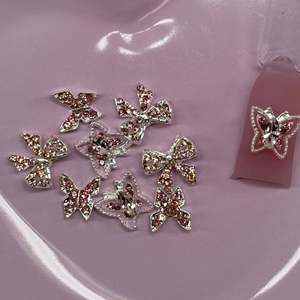 Set di 10 Pezzi A10jet Rosa e Argento per Nail Art 3D, Decorazioni Kawaii con Fiocchi e Farfalle in Strass, Accessori Fai-da-Te per Unghie - Product Image 2