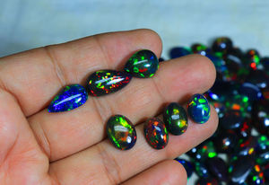 Pierres précieuses de Cabochon d'opale noire éthiopienne-Welo Loose Multi Fire Black Opal Gems-Pierres polies étonnantes d'Ethiopie - Product Image 4