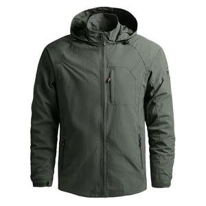 Veste softshell grande taille pour hommes coupe-vent de chasse et de sport d'extérieur avec logo personnalisé et fermeture éclair en polyester et en nylon teinté - Product Image 2