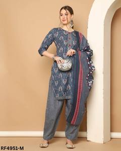 Ensemble kurti en coton doux pour femmes avec fond coordonné et dupatta avec impression sur toute la surface, coupe confortable - Product Image 5