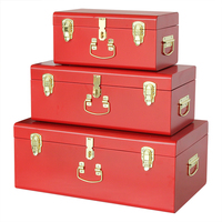 Conjunto de 3 Baús de Armazenamento Metálicos Vermelhos |   Caixa Decorativa de Ferro com Ferragens Douradas |   Organizadores de Sala de Estar Crimson