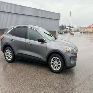 EXCELENTE ESTADO Ford Escape SE 2022 - Product Image 2