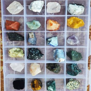 Natural <b>Colour</b> Zeolite Box Home Decoration <b>Matrix</b> Minerals from India - Product Image 1