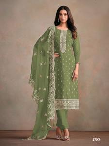 Venta al por mayor de trajes Vipul Fashion Averie Salwar kameez Orgenza con trabajo de secuencia de bordado disponible a precio de exportación - Product Image 3