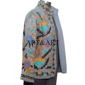 Chaqueta Acolchada de Invierno para Mujer, Tejida a Mano en Algodón, Bordada con Suzani, Abrigo Corto y Acogedor - Product Image 4