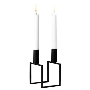 Bougeoir moderne en métal noir à double cadre carré fabriqué à la main support géométrique minimaliste pour 2 bougies coniques table de maison élégante - Product Image 1