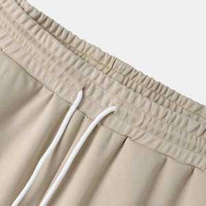 Venta al por mayor de pantalones cortos para hombre con decoración Vintage transpirable tela ligera cintura elástica-para gimnasio correr y relajación en casa - Product Image 3