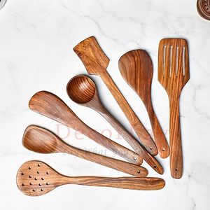 Cuillères de cuisine en bois naturel biologique de haute qualité fabriquées à la main et durables, sans produits chimiques. - Product Image 1