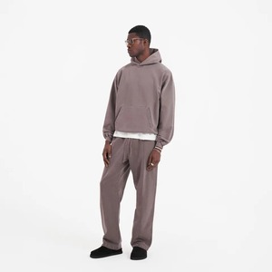 Survêtement de sport deux pièces pour hommes Nouveau design Survêtement brodé Vente en gros Vêtements de sport avec un excellent confort et style - Product Image 3