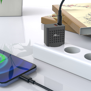 PD 20W 3A USB + Adaptador de viaje Adaptadores de viaje TC-197 en negro - Product Image 2