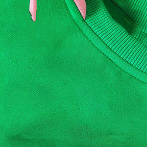 เสื้อฮู้ดดี้ขนแกะพรีเมียม Green Prep สำหรับทุกเพศ ปักลายเชนิลล์ กระเป๋าจิงโจ้ ปลายแขนเสื้อแบบริบ ทนทาน บุด้วยผ้าฝ้ายออร์แกนิค 100% - Product Image 4