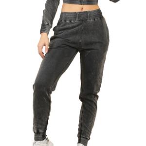 Conjunto de Sudadera Corta Personalizable para Mujer, Chándal Deportivo con Cremallera, Estilo Desgastado con Lavado Ácido - Product Image 4