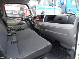 Camion de fret Mitsubishi Fuso Canter 2023, camion-grue, norme Euro 6, moteur diesel 4,2 L, transmission manuelle et système hydraulique - Product Image 6