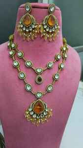 Conjunto de Collar Tradicional Indio de Primera Calidad, Ideal para Bodas y Ocasiones Festivas, Hermoso Par de Pendientes de Latón - Product Image 3