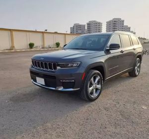 Jeep Grand Cherokee EP V6 Turbo 2021 USADO EN EXCELENTES CONDICIONES con Tracción en las Cuatro Ruedas, Neumáticos R20, Asientos de Cuero, Control de Crucero Adaptativo, Volante a la Izquierda - Product Image 3