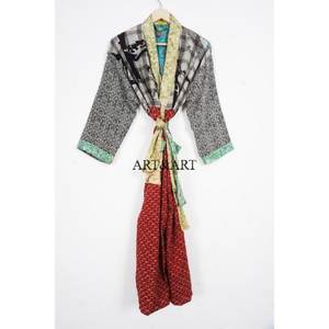 Robe Kimono Florale de Style Japonais Élégante pour Femmes Design Traditionnel Longueur Entière 100% Soie Col en V Fermeture à Cordon - Product Image 6