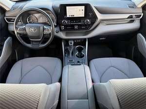 Toyota Highlander L 4dr SUV AWD 2023 Usado en Buen Estado - Product Image 2