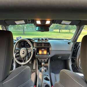 2025 Z Sport, Transmisión Manual de 8 Velocidades, 6600 Millas, Motor de 10 Cilindros Twin-Turbo, Coupé con Volante a la Izquierda, Bajo Kilometraje, Precio Accesible, Disponible en Stock - Product Image 5