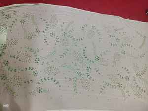 Vestido de Lujo Hecho a Mano con Cuentas Bordadas y Encaje, 100% Poliéster, Diseño de Diamantes en el Centro, Estilo Elegante - Product Image 3