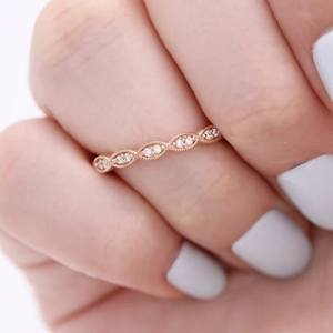 Bague de fiançailles solitaire pour femme en plaqué or blanc S925 avec pierre scintillante Cadeau de bijoux intemporel - Product Image 6