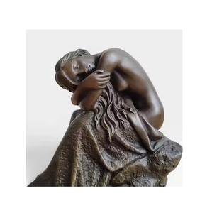 Figurine de femme en bronze de luxe pour la décoration de table et de salon - Product Image 4