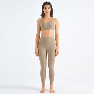 Conjunto de Yoga de 2 Piezas, Sin Costuras, Transpirable, Antibacteriano, Ropa Deportiva para Mujer, Talla Grande, Diseño Liso - Product Image 1