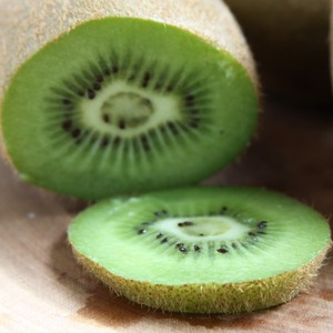 Kiwi orgánico congelado pelado a granel para postres, batidos, jugos, bebidas, proceso de congelación IQF dirigido al mercado de exportación - Product Image 3