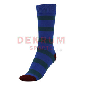 Chaussettes décontractées pour hommes de haute qualité Prix d'usine Logo en gros personnalisé Chaussettes noires de haute qualité en stock-Commande minimum 10 paires - Product Image 2