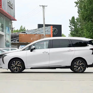 Forthing Yacht 2022-2024 1.5T DCT Edición Riding the Wave, MPV Mediano Blanco de Gasolina en Venta - Product Image 2