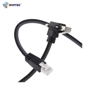 Câble de caméra de vision industrielle GigE (CAT 6), connecteurs RJ-45, avec type à vis, angle droit, direction vers le haut, conçu pour une sécurité accrue